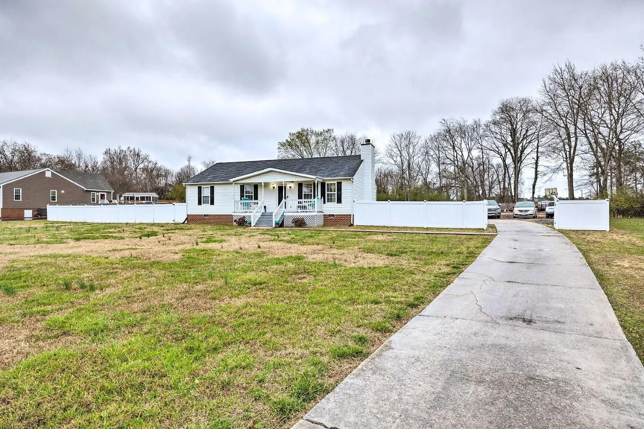 Richmond Home With Pool, 5 Mi To Downtown! 0*,  United States